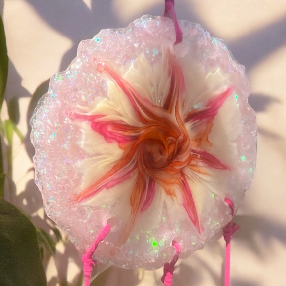 Butterfly suncatcher - Picture 2 of 3